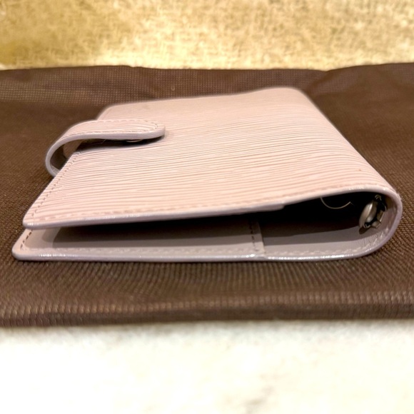 Louis Vuitton Grey Lilac EPI Notebook Agenda
Planner Wallet - Picture 5 of 13